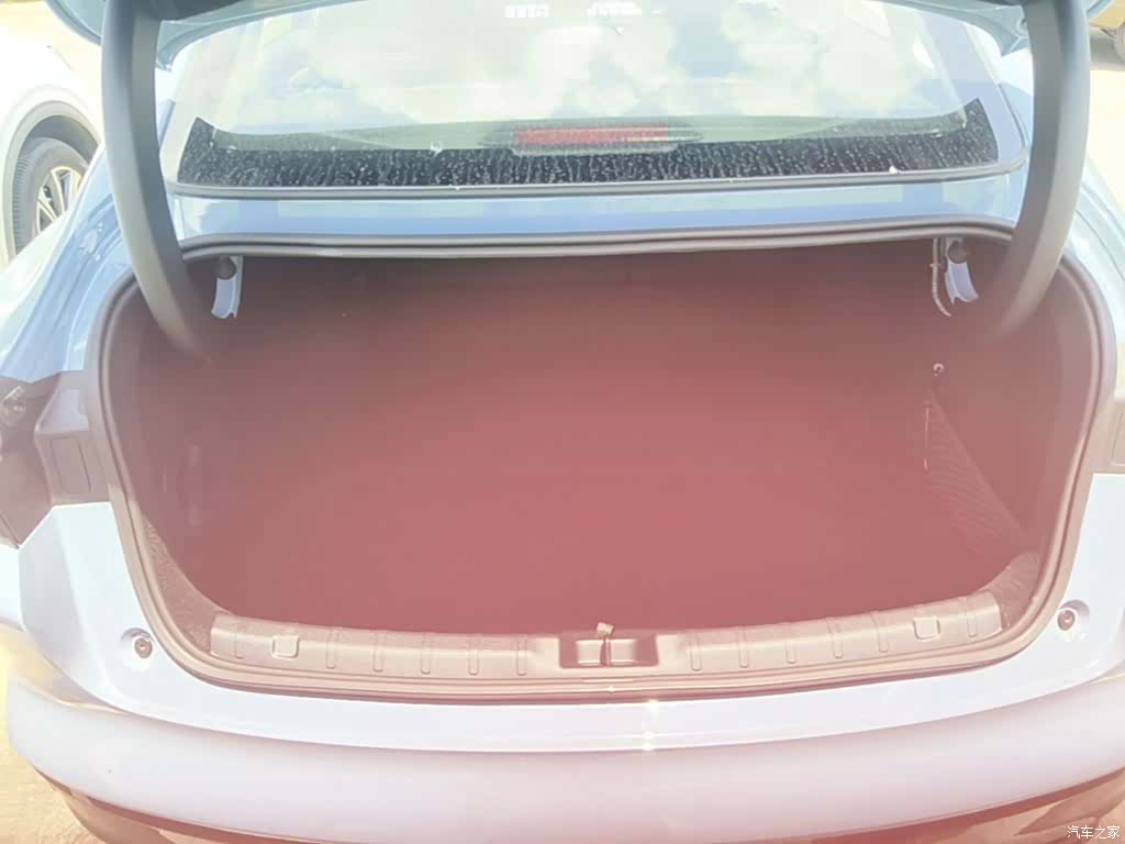 Leapmotor B01, 2025 19