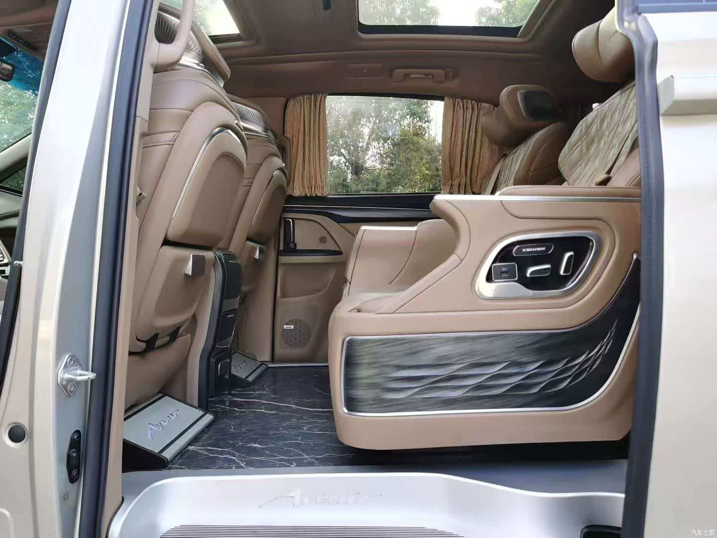 Buick GL8, 2021 3