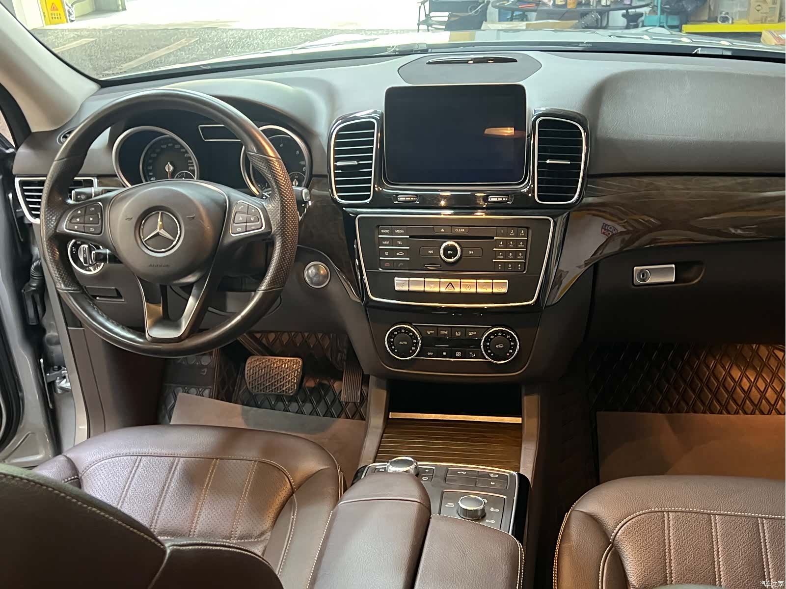 Mercedes-Benz GLE, 2016 9