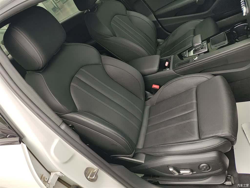 Audi A4L, 2023 25