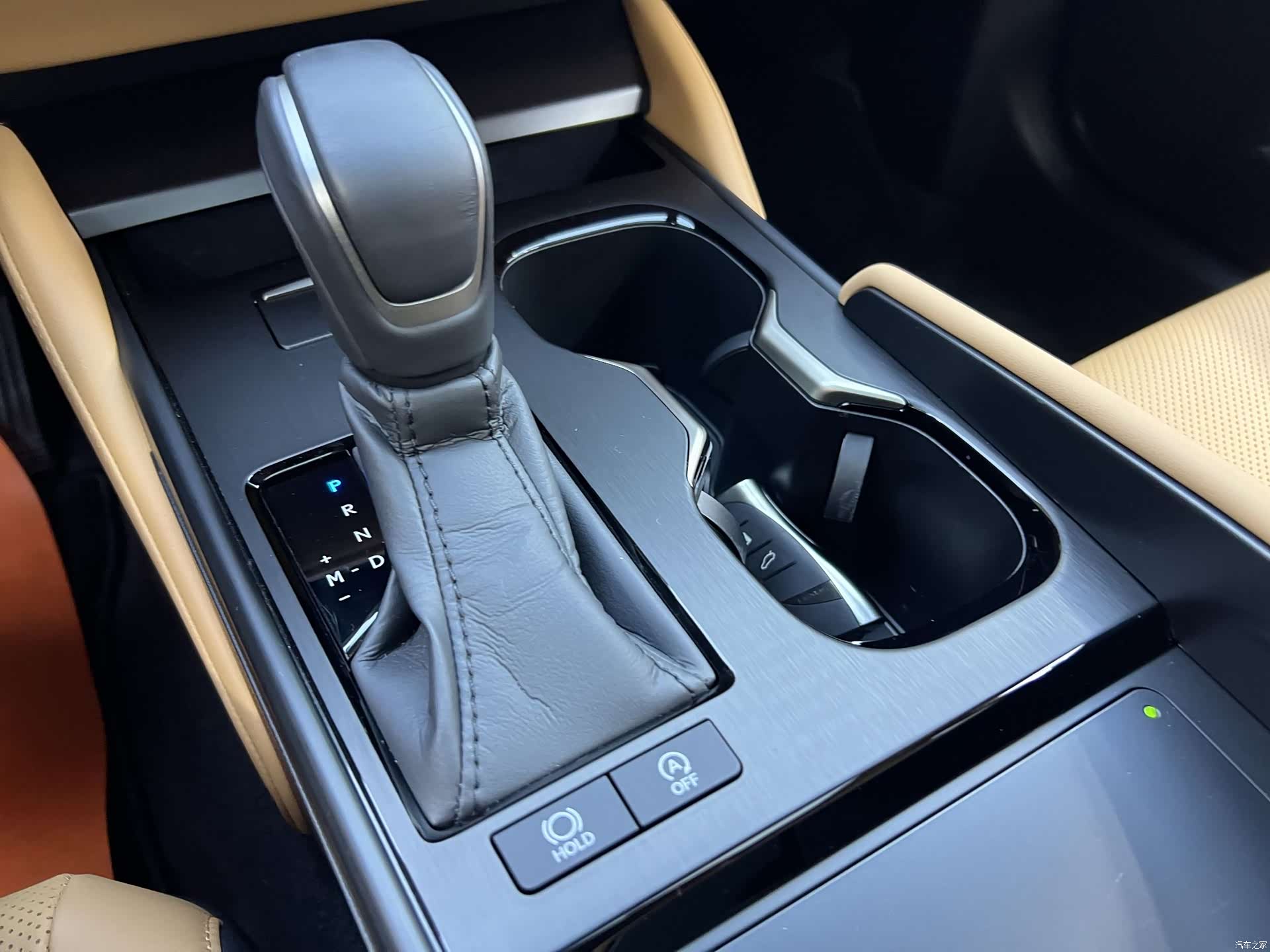 Lexus ES, 2025 7