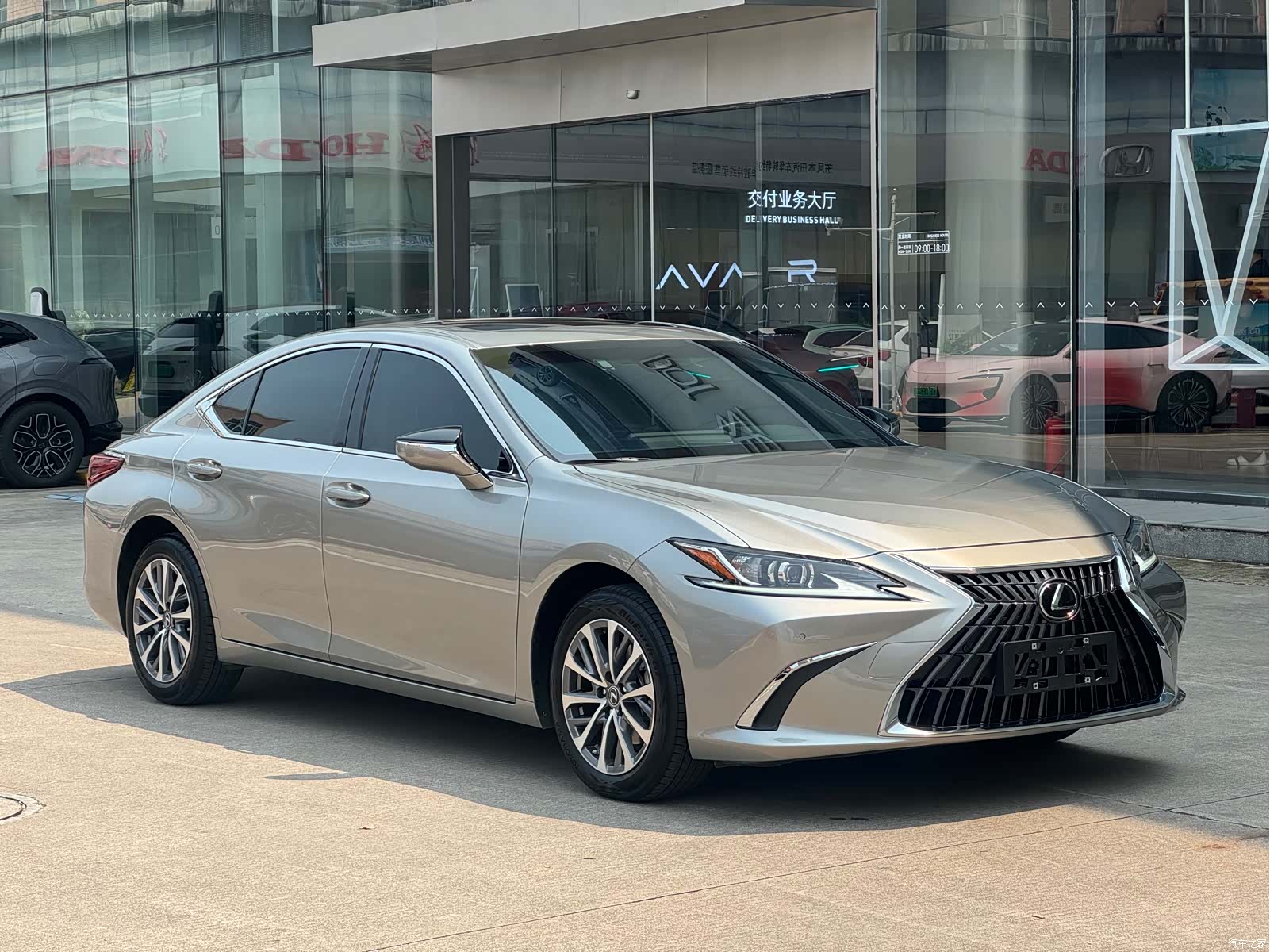 Lexus ES, 2023 1