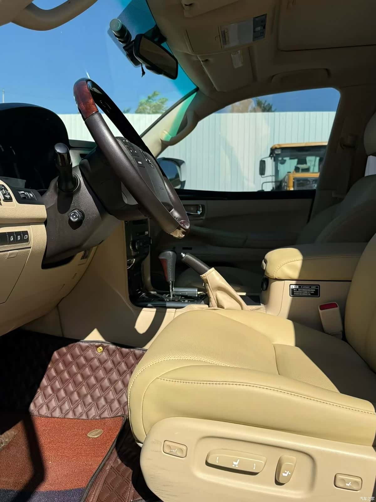 Lexus LX, 2010 4