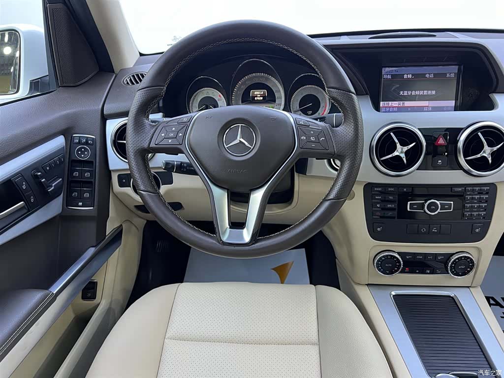 Mercedes-Benz GLK-Class, 2014 10