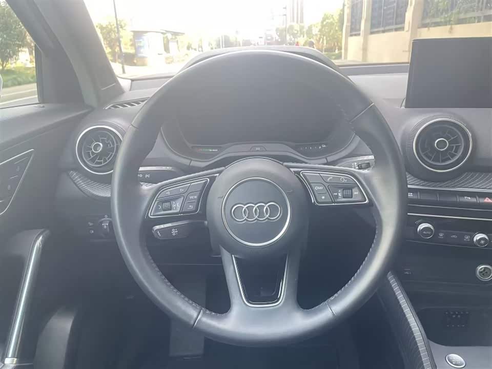 Audi Q2L Audi Q2L