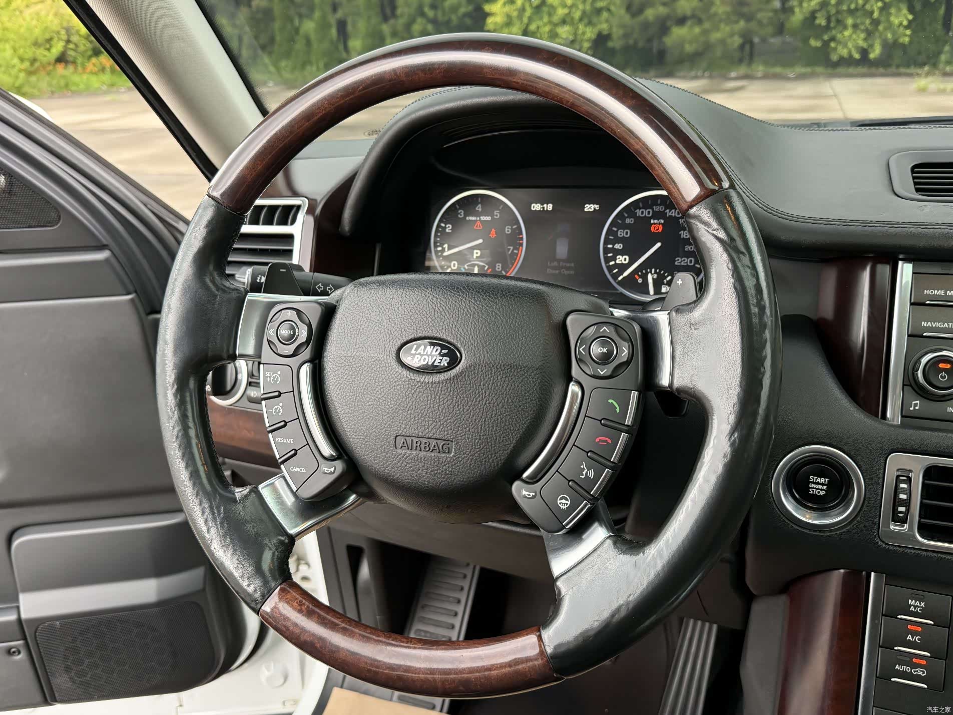 Land Rover Range Rover, 2012 23