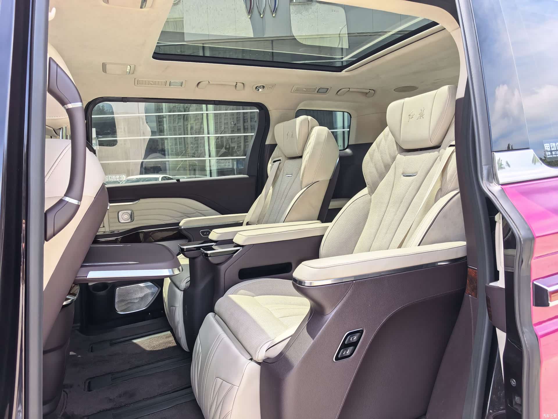 Hongqi HQ9, 2023 7