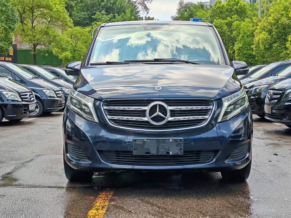 Mercedes-Benz V-class