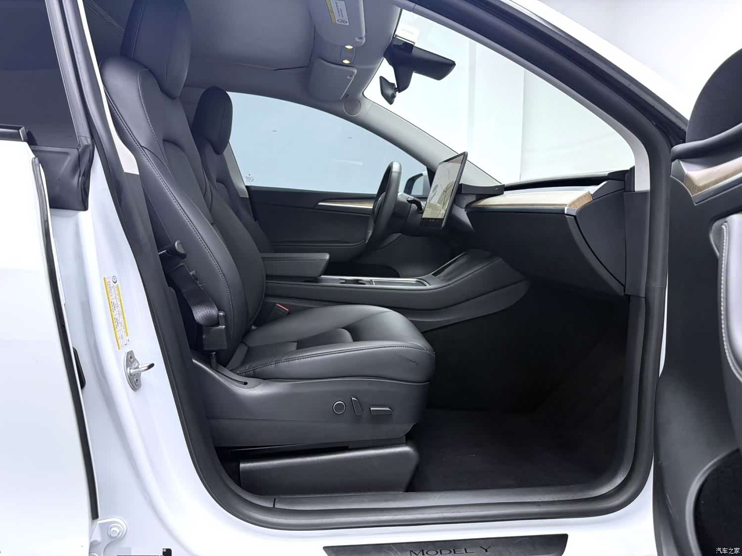 Tesla Model Y, 2021 4