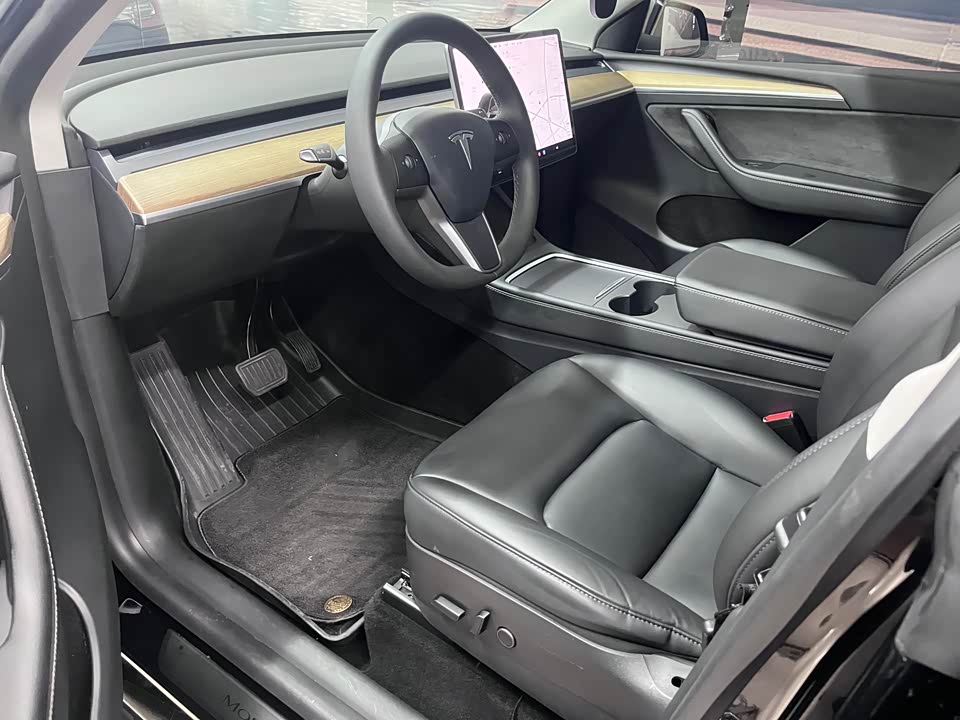 Tesla Model Y Tesla Model Y
