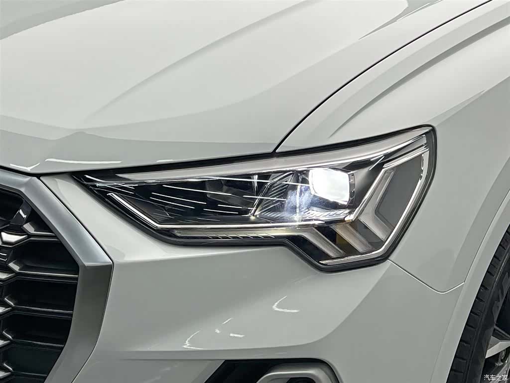 Audi Q3, 2021 9