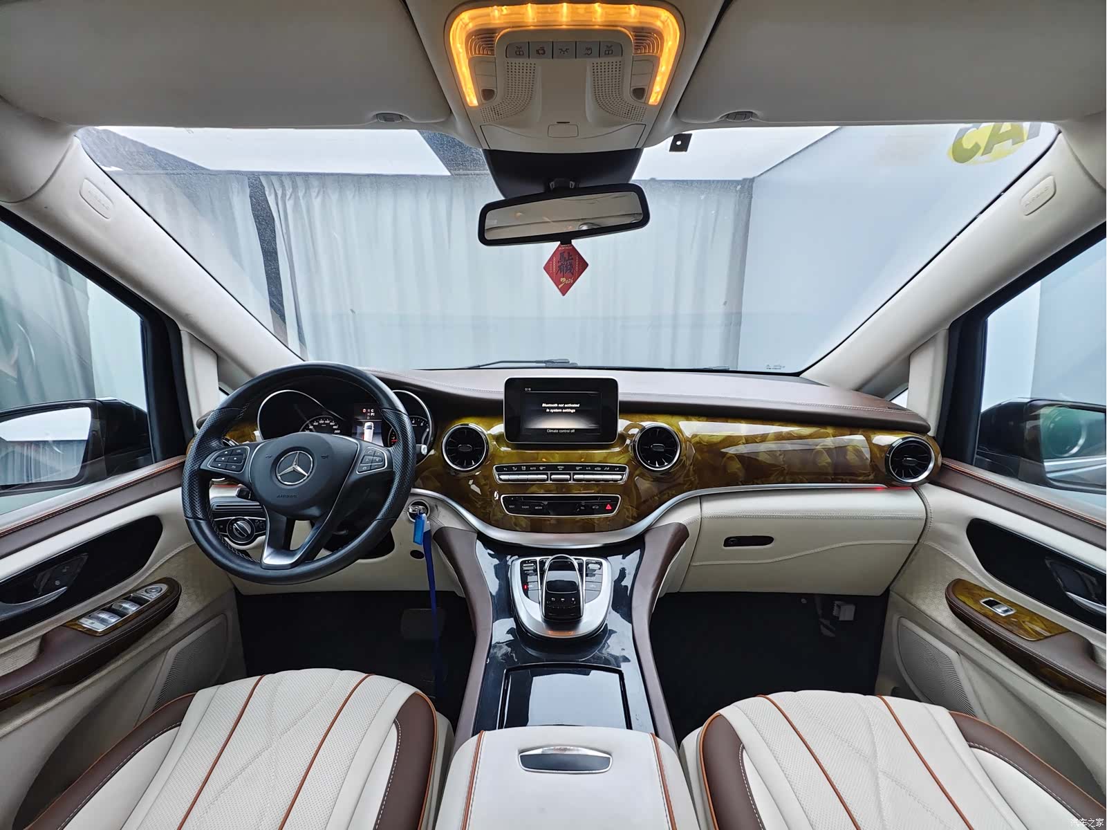 Mercedes-Benz V-Class, 2020 13