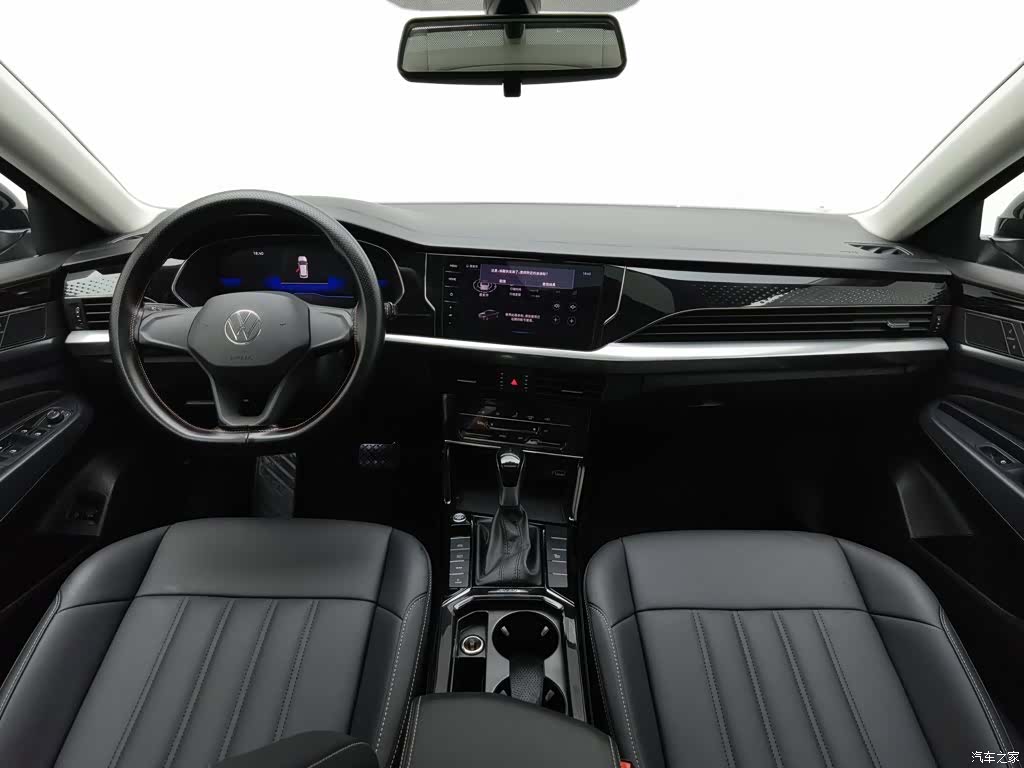 Volkswagen Passat, 2023 все фото