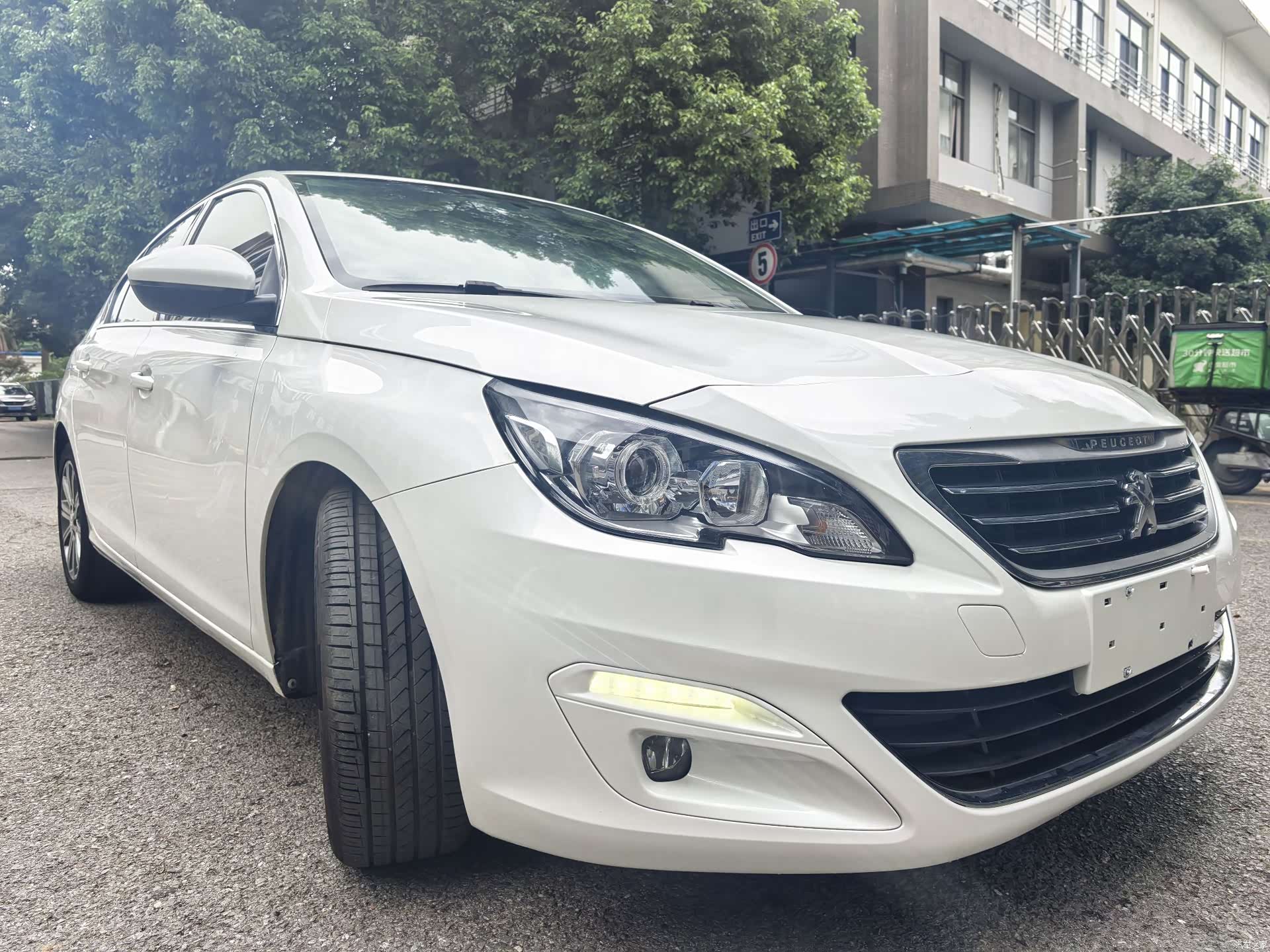 Peugeot 408, 2015 3