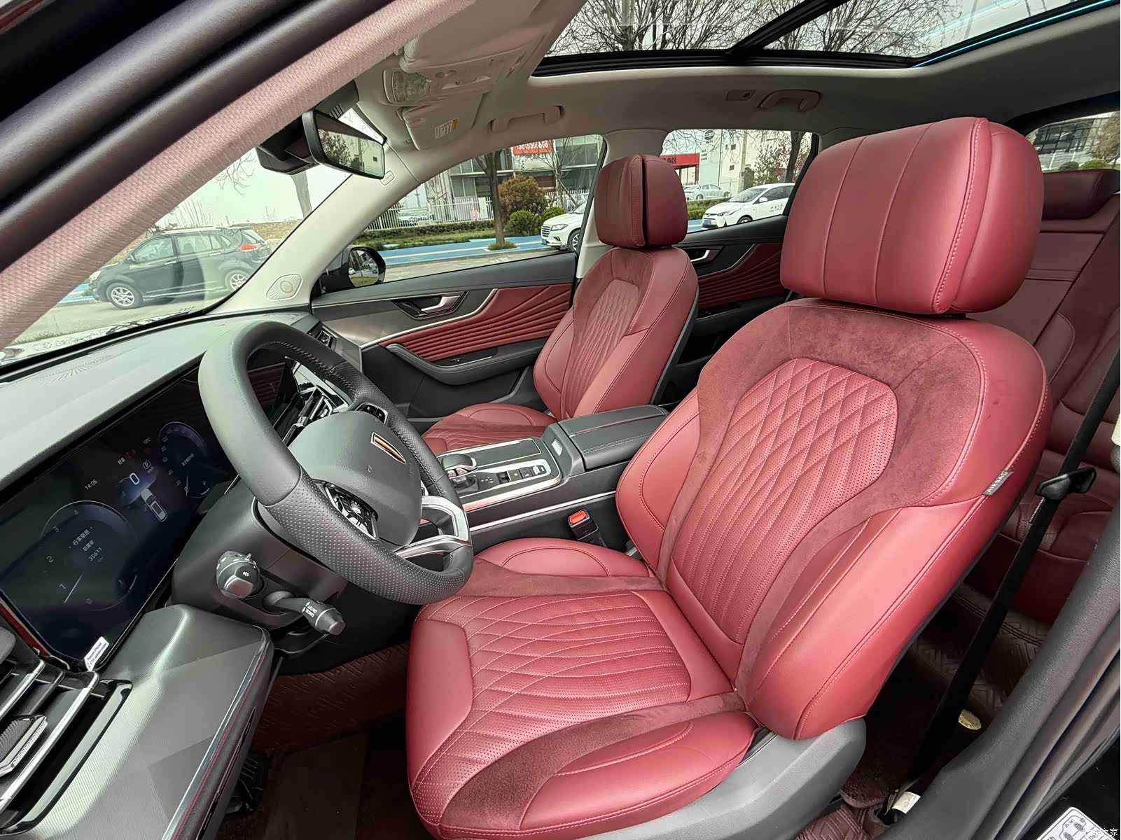 Hongqi HS5, 2024 11