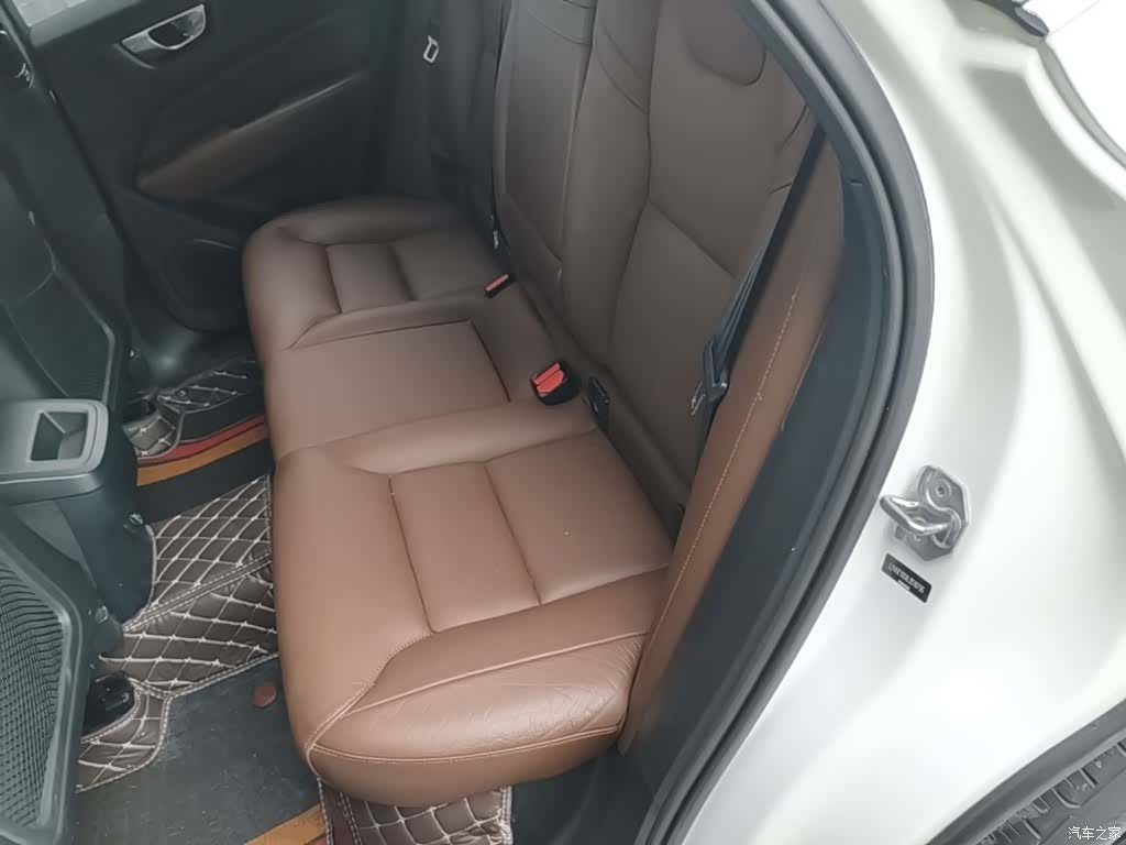 Volvo XC60, 2019 17