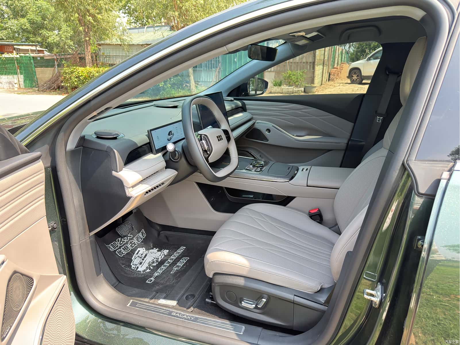 Geely 8, 2025 4