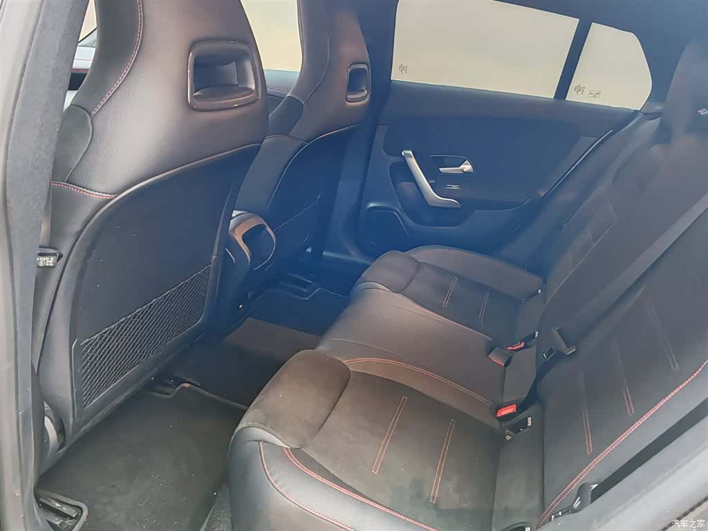 Mercedes-Benz CLA, 2025 18