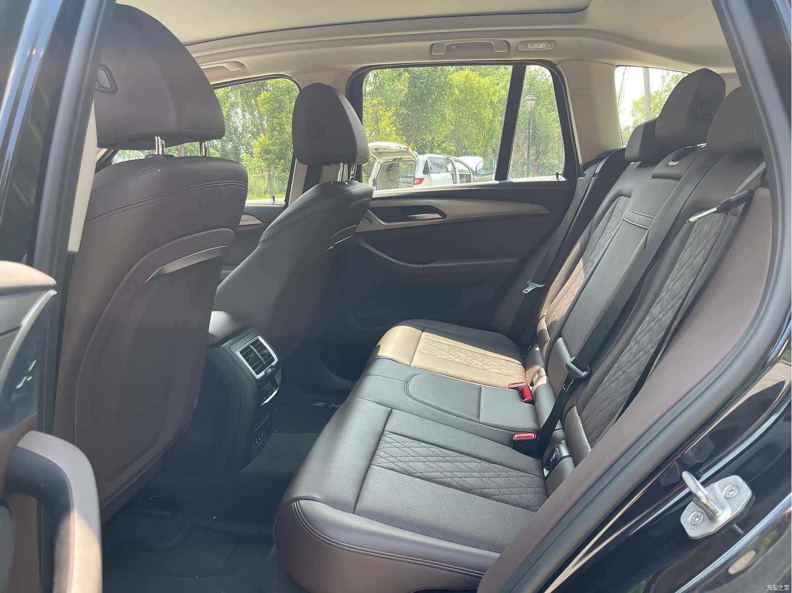 BMW iX3, 2022 все фото