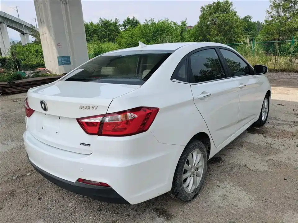 Changan Yuexiang V7