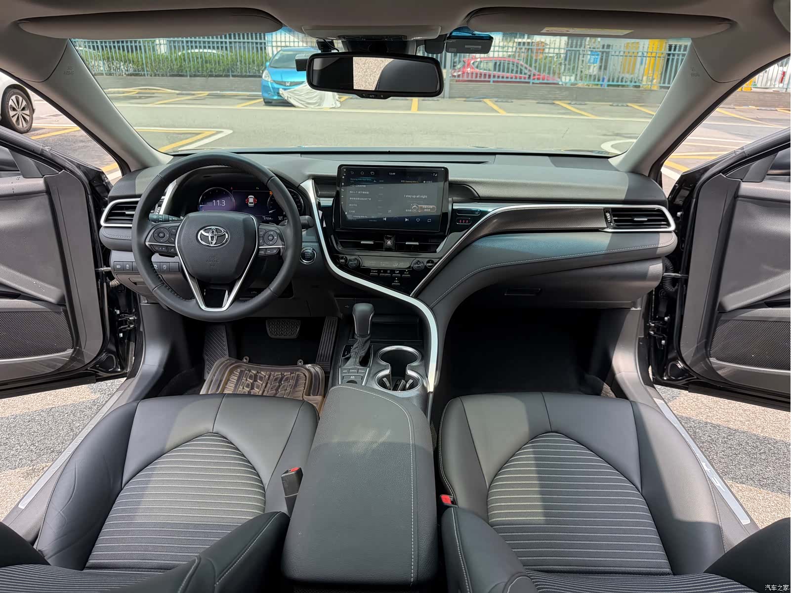 Toyota Camry, 2022 13
