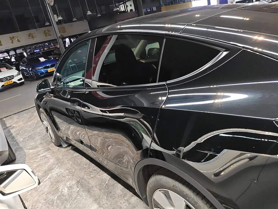 Tesla Model Y Tesla Model Y