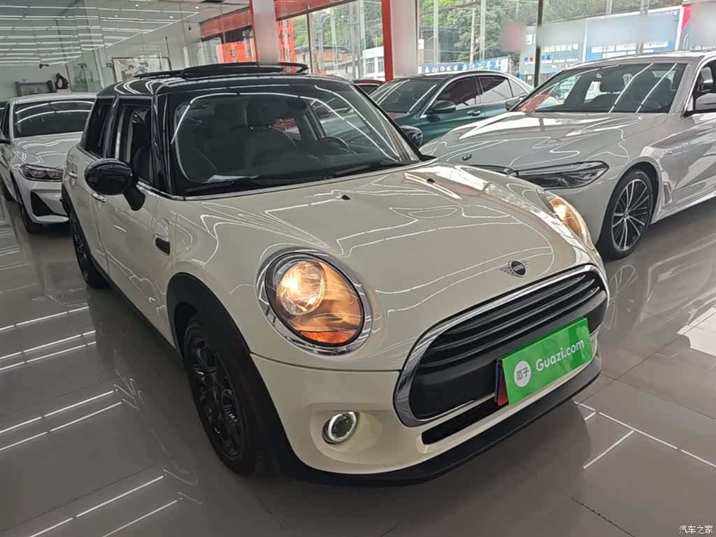 Mini ONE, 2019 4