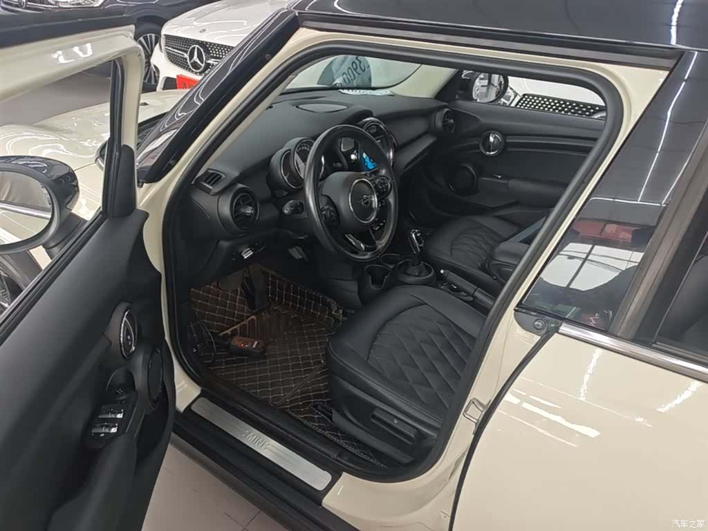 Mini ONE, 2019 15