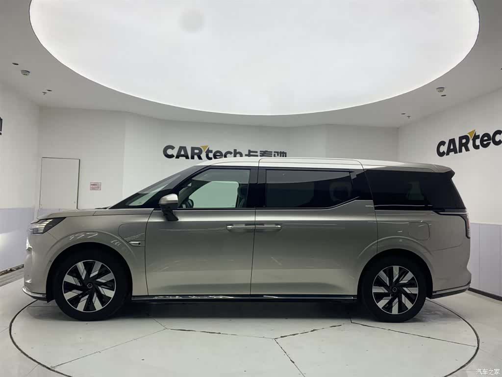 Volvo EM90, 2024 8