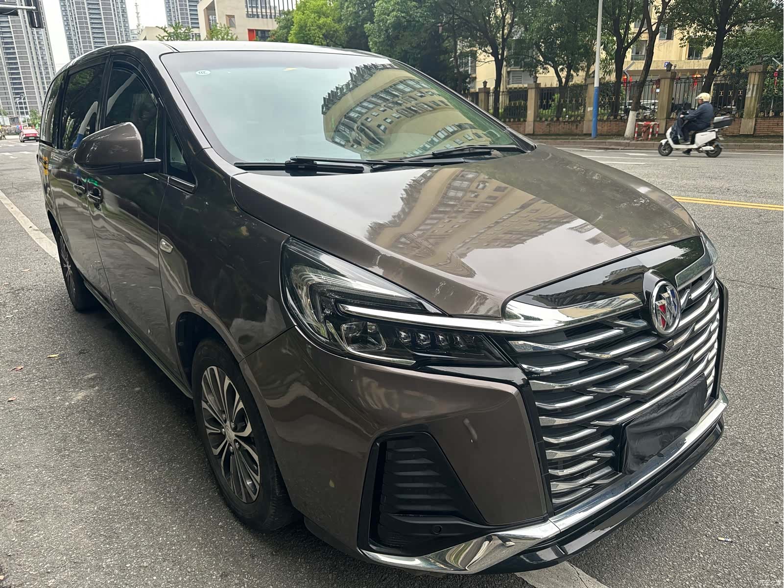 Buick GL8, 2022 3