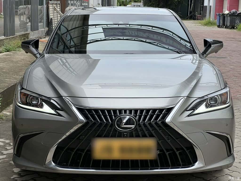 Lexus ES, 2022 4