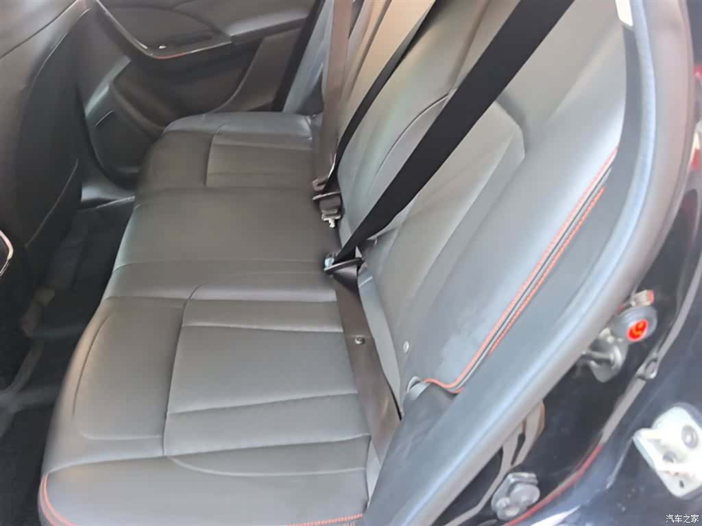 DongFeng AX7, 2022 17