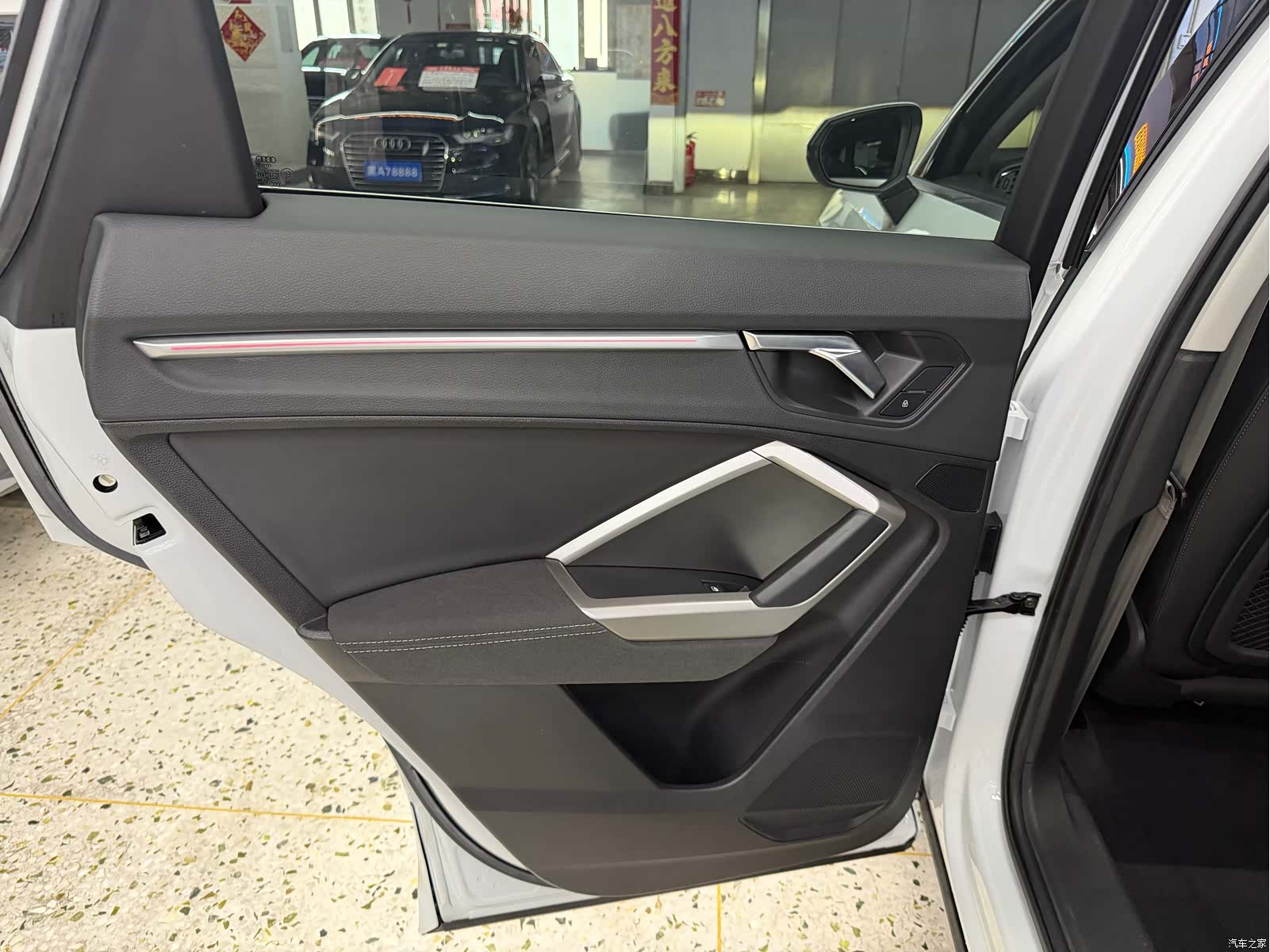 Audi Q3, 2022 12