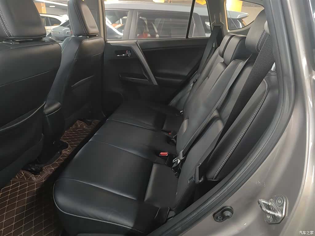 Toyota RAV4, 2018 13