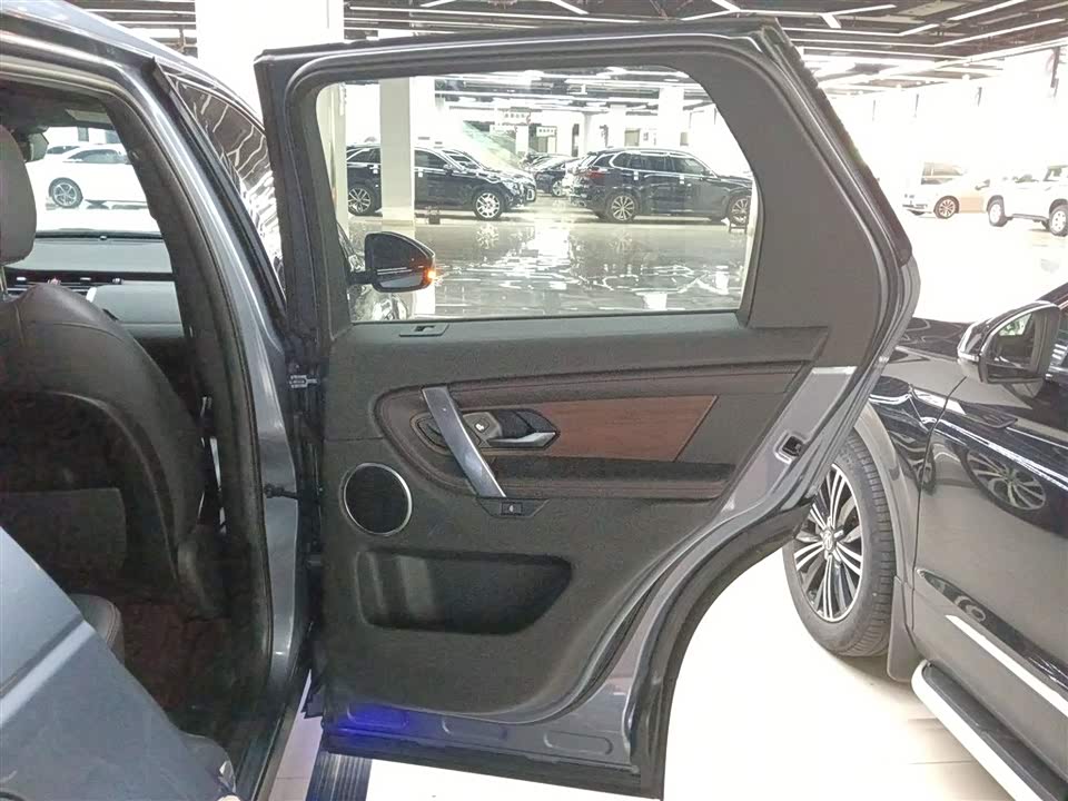 Land Rover Discover sports