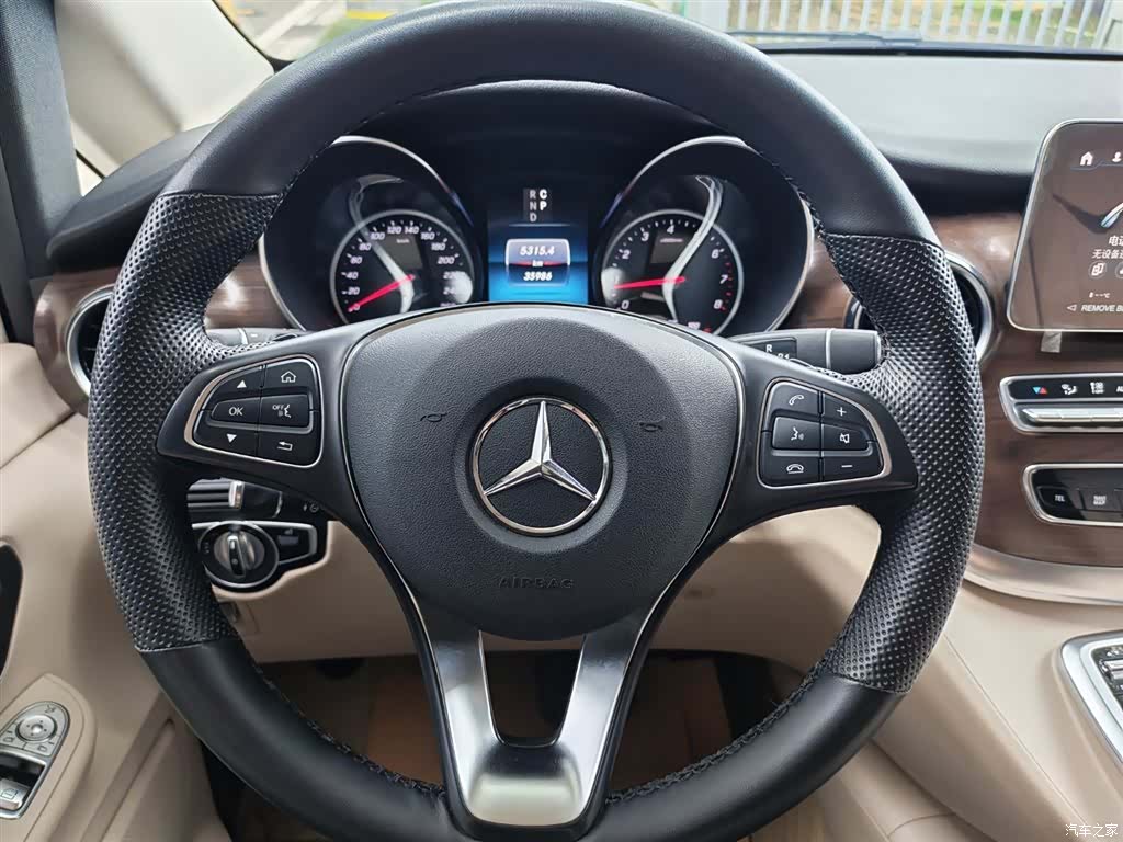 Mercedes-Benz V-Class, 2024 8