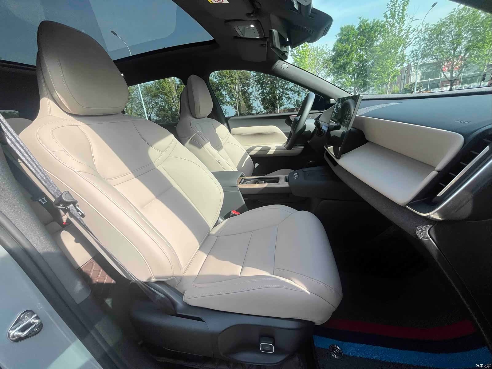 Volvo XC70, 2026 13