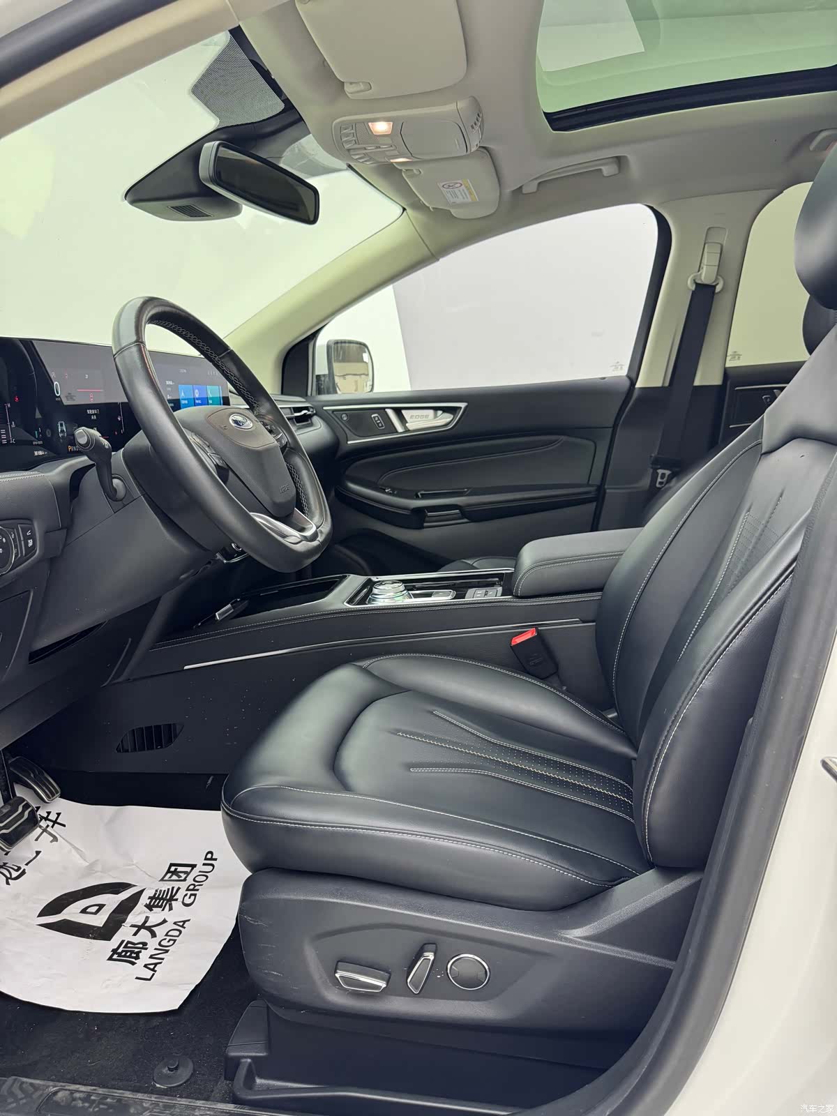 Ford Edge, 2022 9
