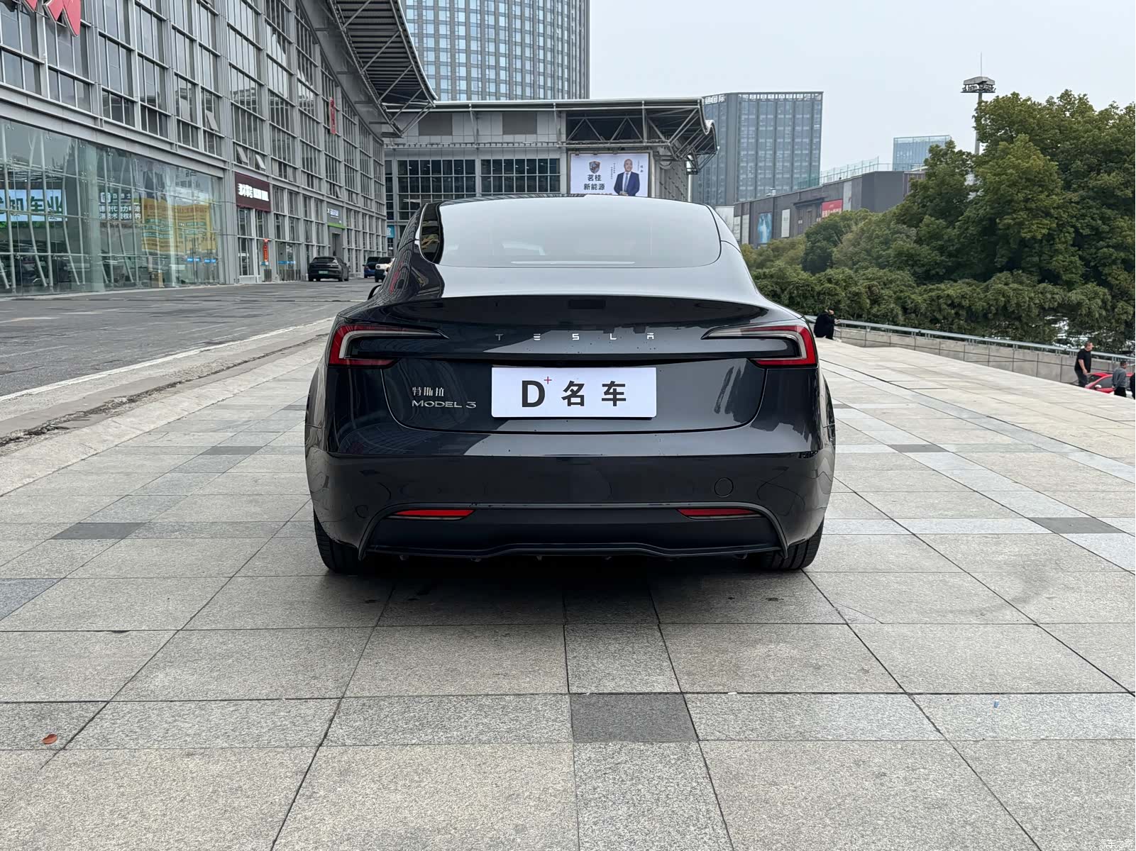 Tesla Model 3, 2025 7