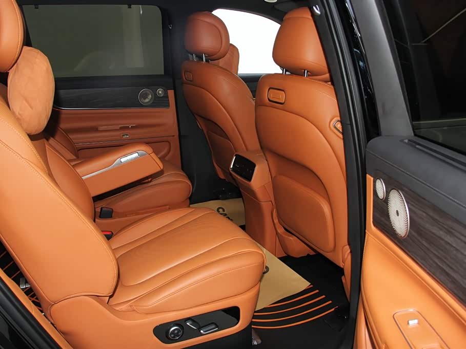 AITO Ask the world M9