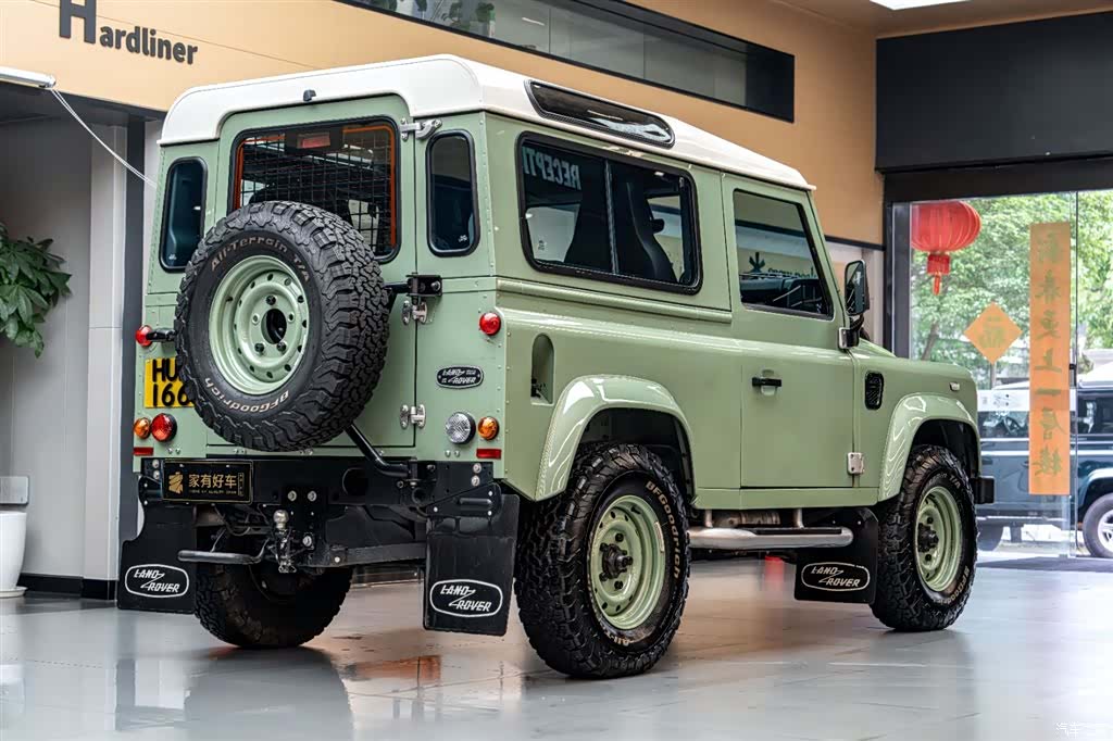 Land Rover Defender, 2017 4