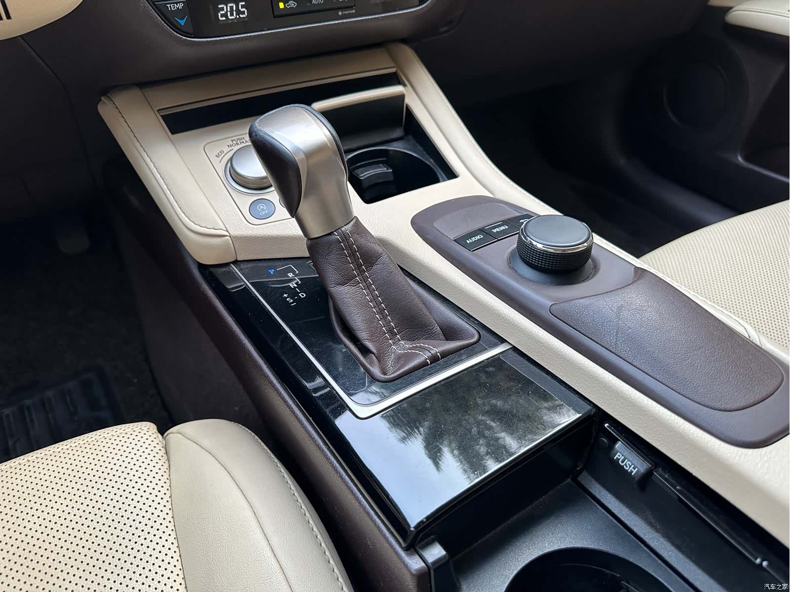 Lexus ES, 2016 22