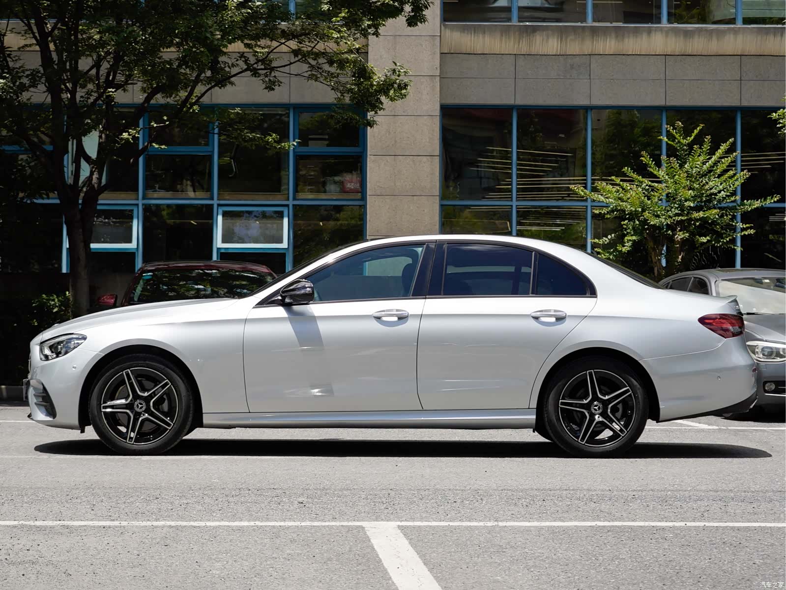 Mercedes-Benz E-Class, 2020 3