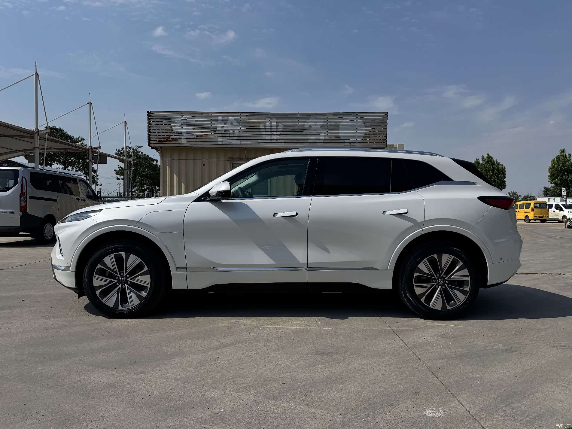 Buick E5, 2025 4