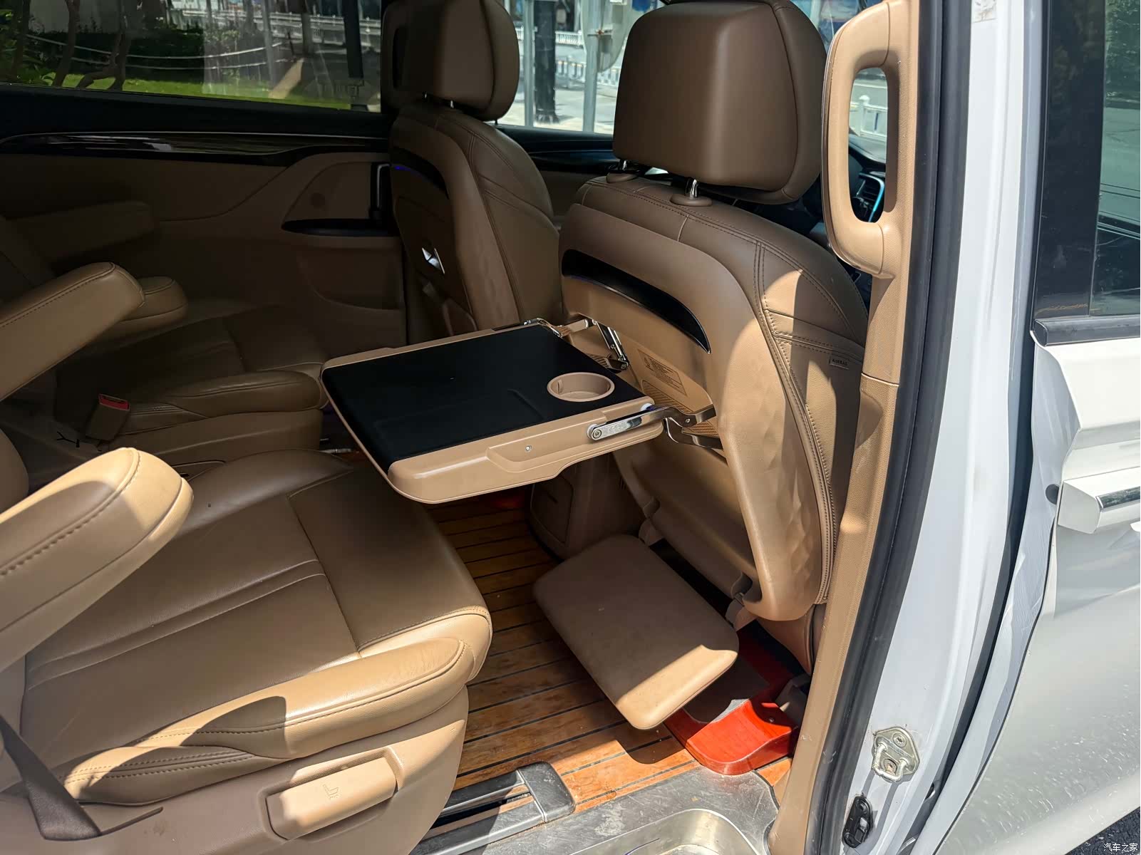 Buick GL8, 2018 13