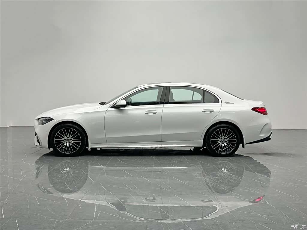 Mercedes-Benz C-Class, 2023 3