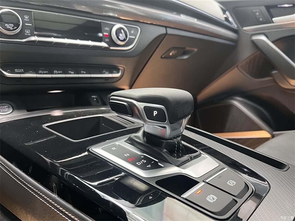 Audi Q5L, 2023 13