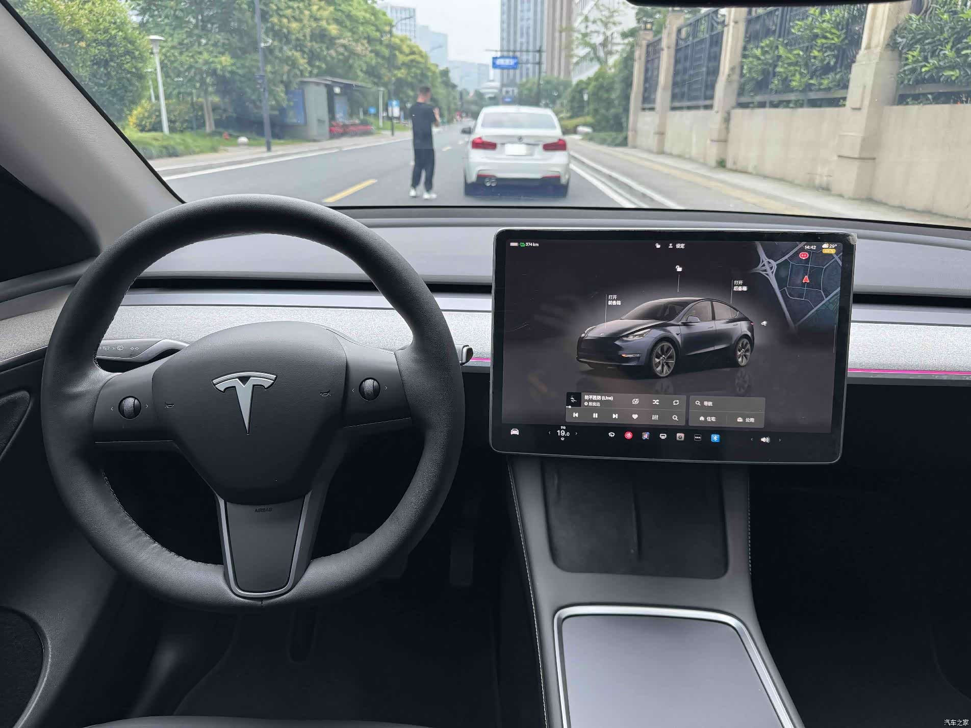 Tesla Model Y, 2024 11