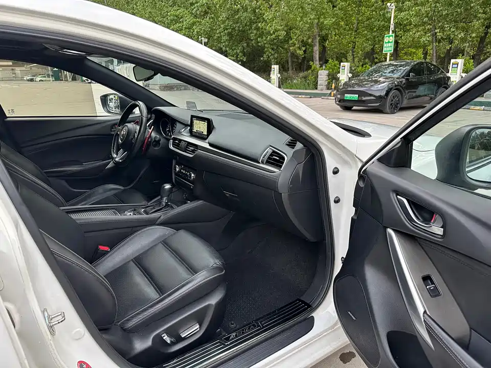 Mazda Atez