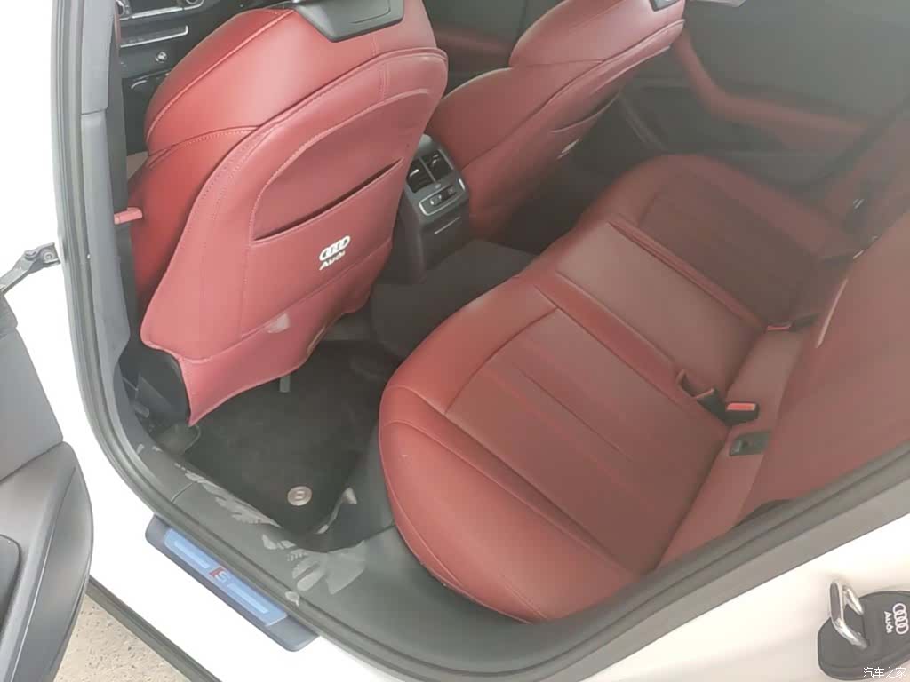 Audi A4L, 2025 11